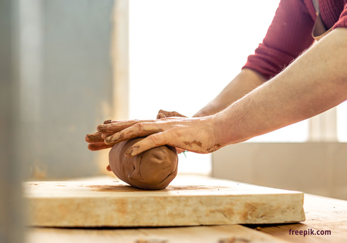 Gestalte deine Göttin aus Ton